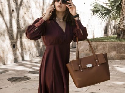 full-shot-woman-talking-phone